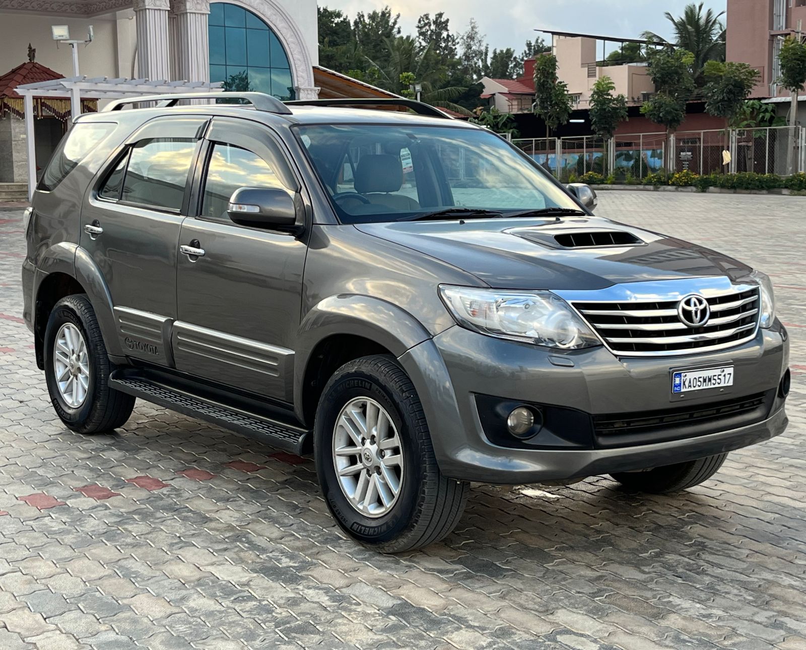 Toyota FORTUNER 3.0 4WD 2013