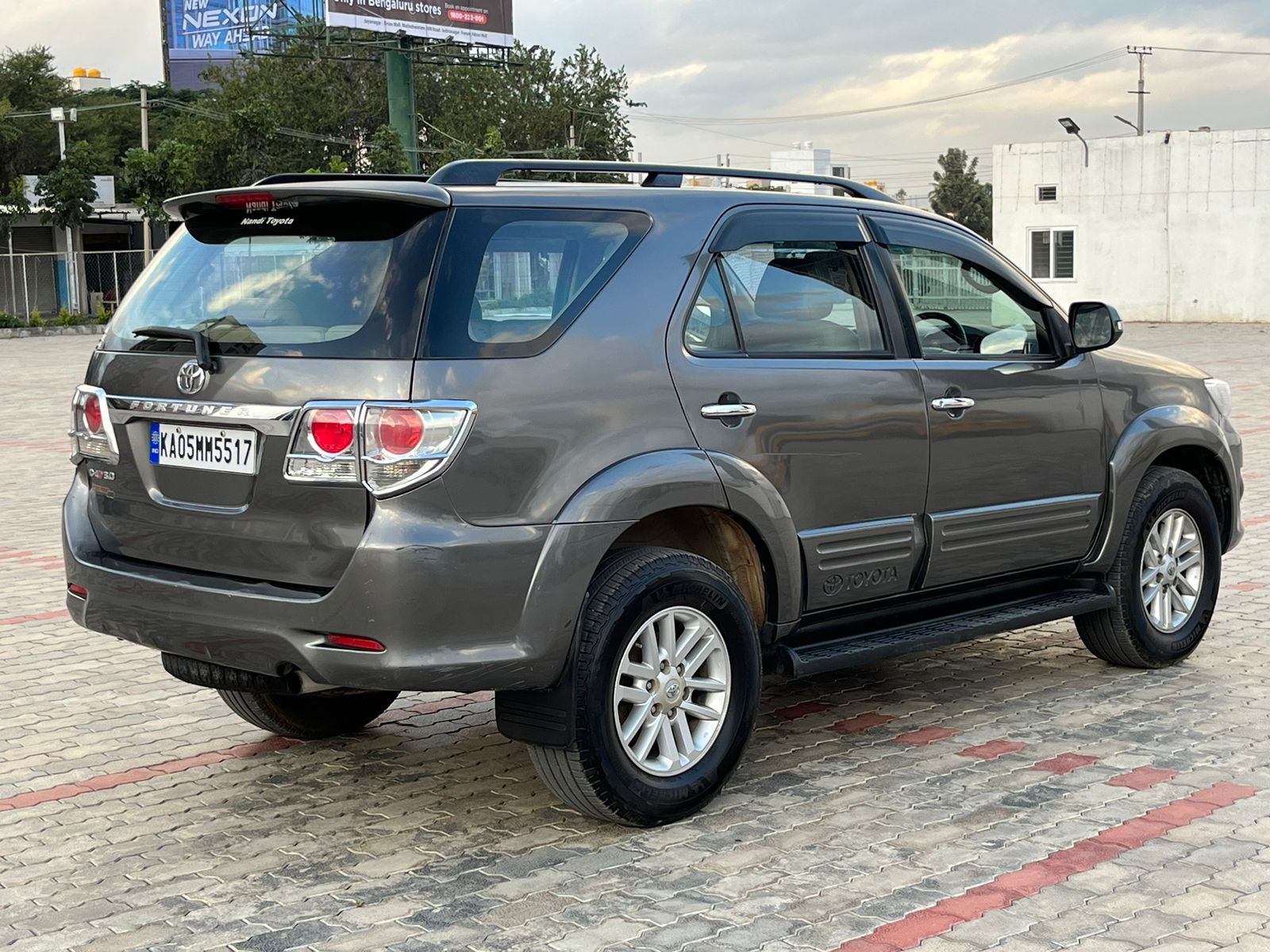Toyota FORTUNER 3.0 4WD 2013
