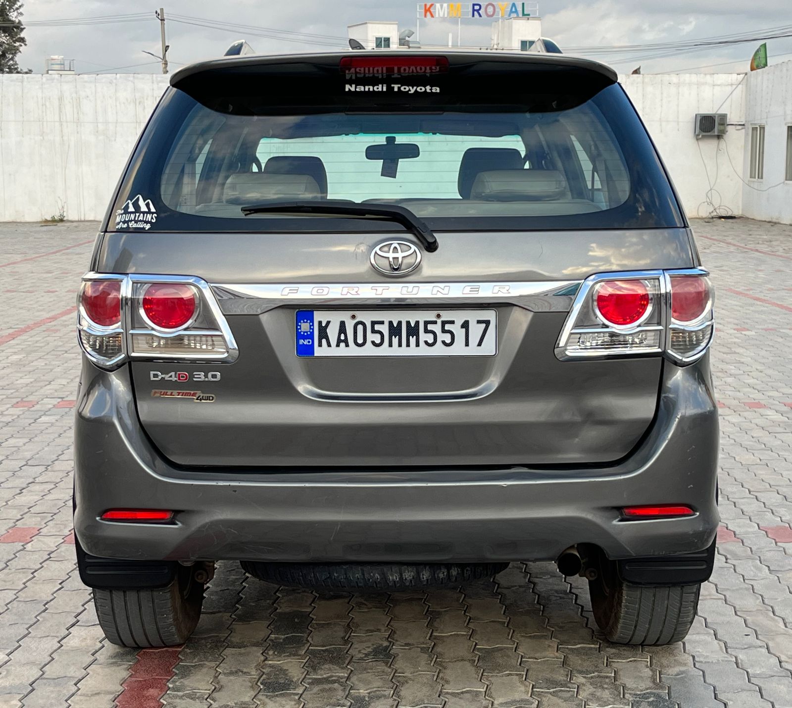 Toyota FORTUNER 3.0 4WD 2013