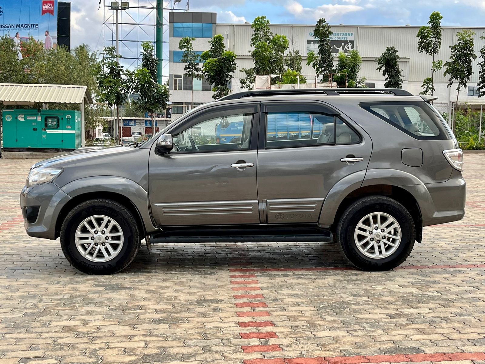 Toyota FORTUNER 3.0 4WD 2013