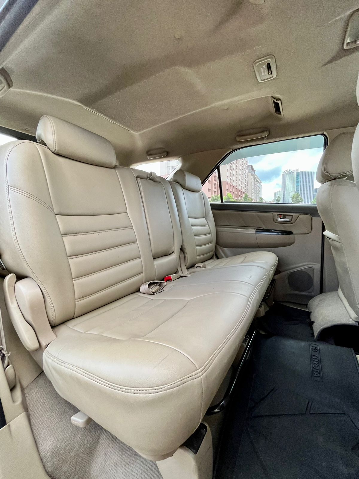 Toyota FORTUNER 3.0 4WD 2013