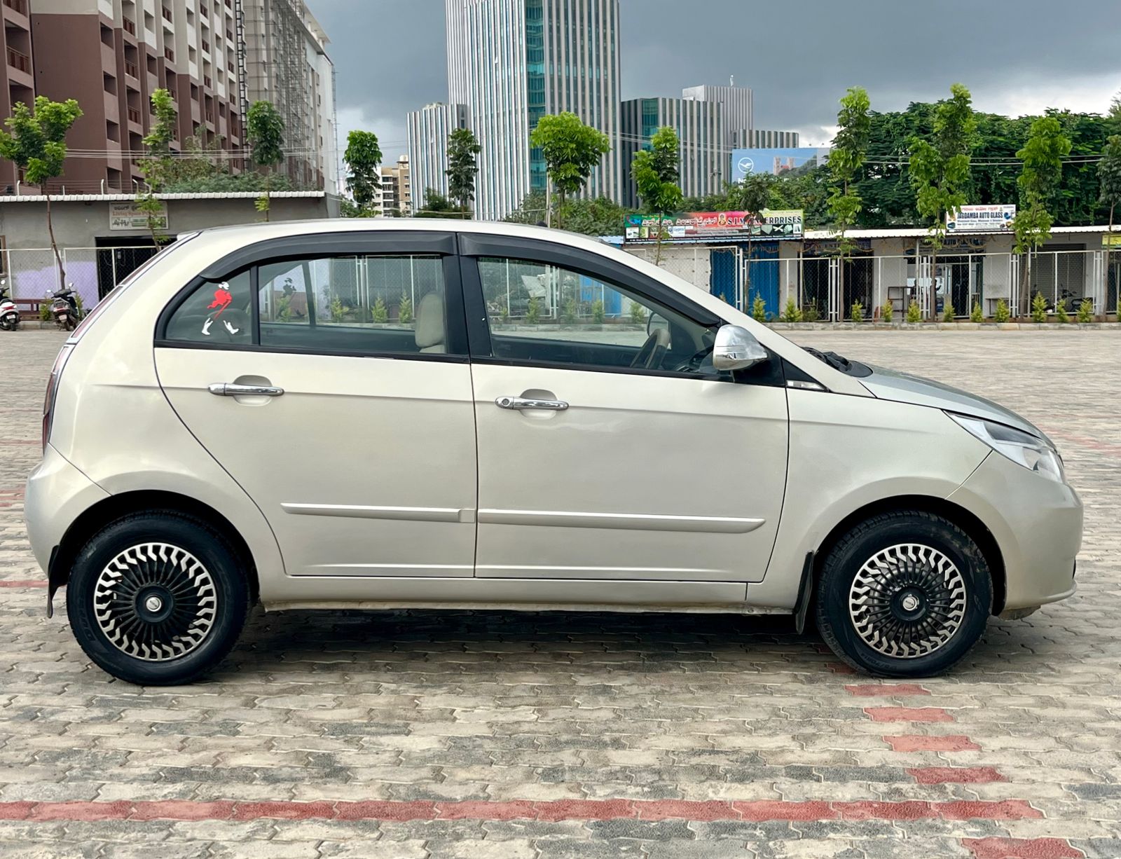 Indica Vista Aura ABS  QJET 75