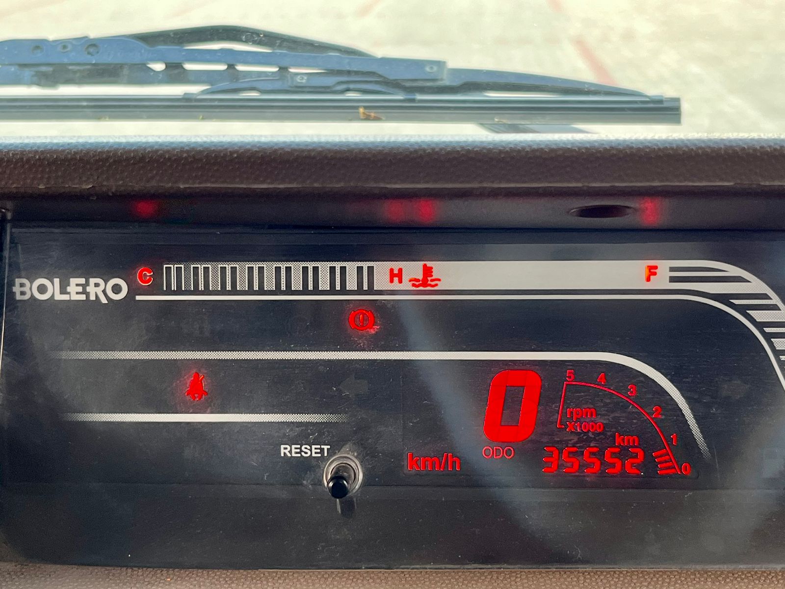 Mahindra Bolero ZLX – White